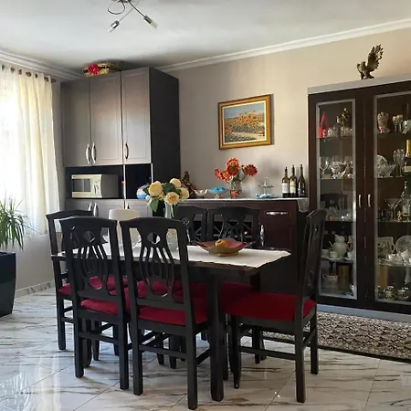 Emiljano's House Apartamento *